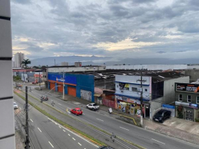 Kitnet Praia Grande - Aviação 500 metros da praia AR CONDICIONADO - GELADEIRA - FOGÃO - SOFÁ CAMA - WIFI